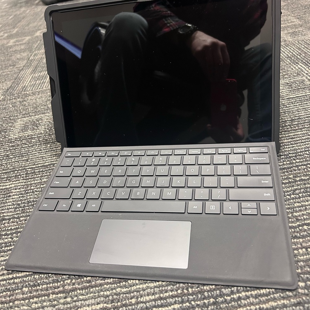 Microsoft 7 Pro surface  Tablet with Keyboard& stylus .128GB